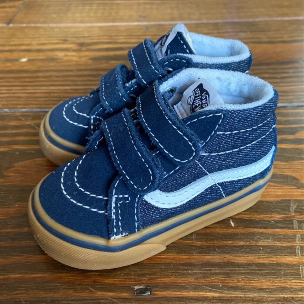 SOLD Toddler Boys Vans, Size 4